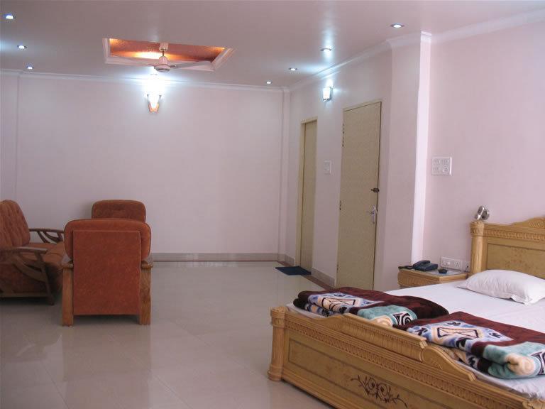 Hotel Rest Inn Lucknow Eksteriør billede