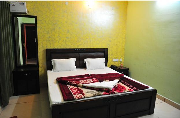 Hotel Rest Inn Lucknow Værelse billede