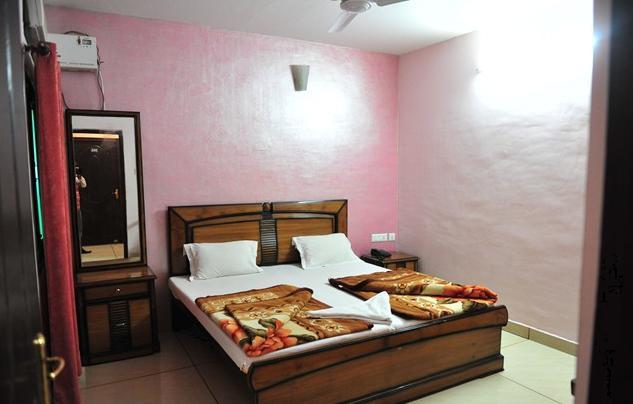 Hotel Rest Inn Lucknow Værelse billede